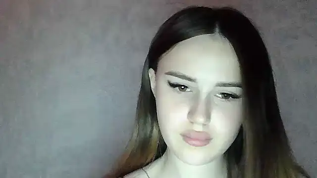 SweetLoraa online show from June 2026 03:49:02 PM