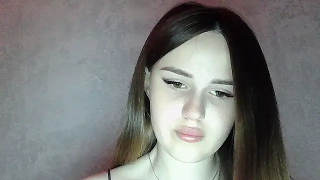 SweetLoraa online show from June 2026 04:55:01 PM