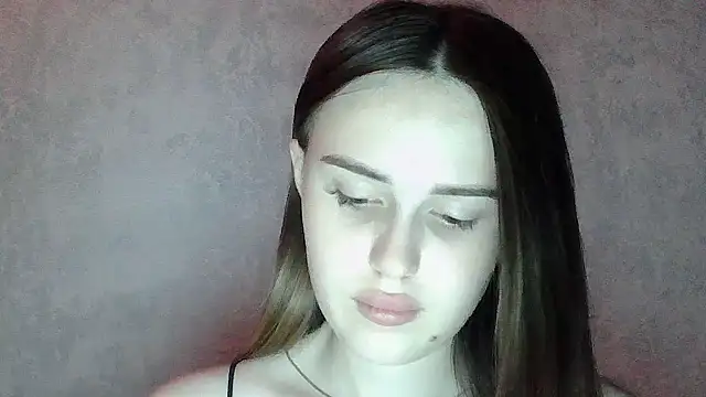 SweetLoraa online show from June 2026 04:55:01 PM