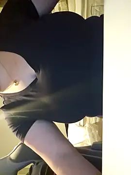 Snapshot of itsCuteTits chatting on November 2025 05:24:02 PM itsCuteTits online show from November 2025 05:24:02 PM