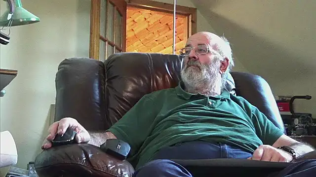 janzer13 online show from December 2025 01:53:01 PM