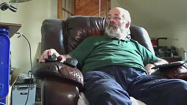 janzer13 online show from December 2025 02:13:01 PM