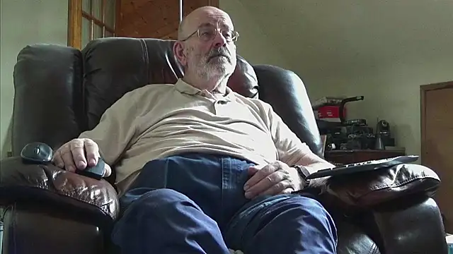 janzer13 online show from February 2026 01:42:01 PM