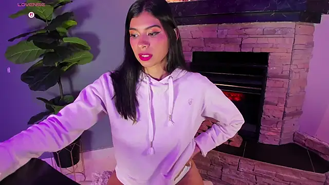 Lola Pierce online show from October 2025 12:05:02 PM