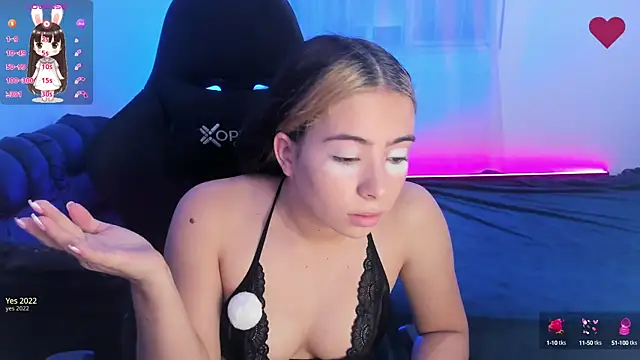 Snapshot of Aishelyng chatting on September 2025 08:57:01 PM Aishelyng online show from September 2025 08:57:01 PM