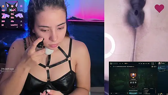 Snapshot of Aishelyng chatting on October 2025 10:43:02 PM Aishelyng online show from October 2025 10:43:02 PM