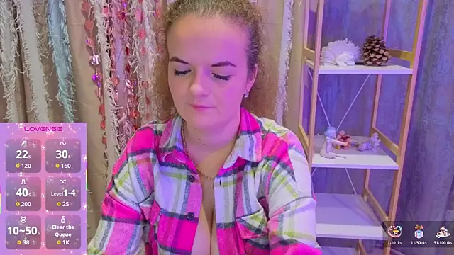 Luisa Rosee online show from October 2025 07:38:01 PM