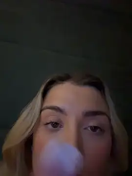 Snapshot of ellariverss chatting on September 2025 04:52:01 PM ellariverss online show from September 2025 04:52:01 PM