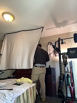 KeYBuMp323 online show from November 2025 03:05:02 PM