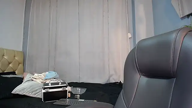 Lulugh  online show from December 2025 07:34:02 PM