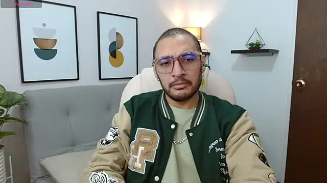 Snapshot of __Damian___ chatting on October 2025 11:50:01 PM Damian online show from October 2025 11:50:01 PM