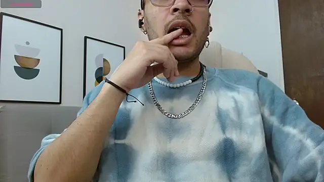   Damian    online show from November 2025 10:52:01 PM