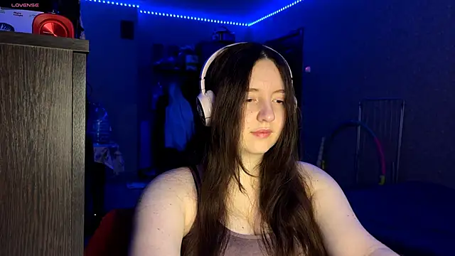 LauretteRagar online show from November 2025 06:14:01 PM