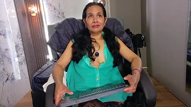 Vanessa 7  online show from January 2026 10:24:01 PM