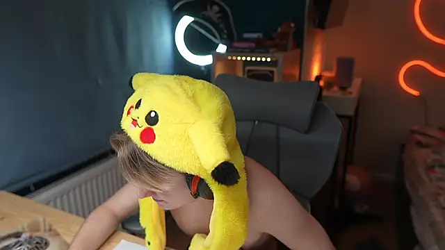 Snapshot of Serxyi chatting on January 2026 03:17:01 PM Serxyi online show from January 2026 03:17:01 PM