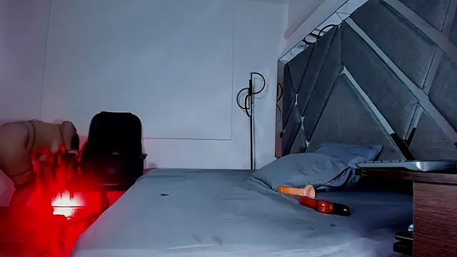 LucianaWild online show from October 2025 05:28:02 AM