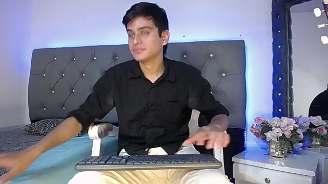 Snapshot of Charlie_Cock_ chatting on September 2025 05:09:01 AM Charlie Cock online show from September 2025 05:09:01 AM