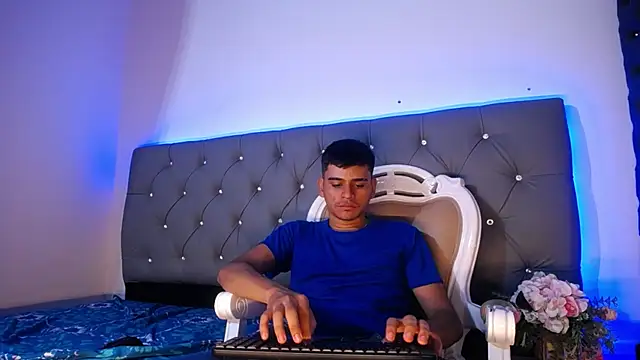 Charlie Cock  online show from October 2025 04:26:01 AM