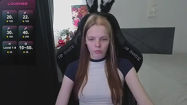 Luna Navy online show from September 2025 09:23:02 AM