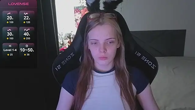 Luna Navy online show from October 2025 09:04:01 AM