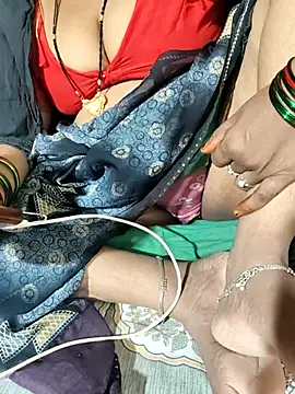 Snapshot of POOJACOUPLE chatting on November 2025 07:19:02 AM POOJACOUPLE online show from November 2025 07:19:02 AM