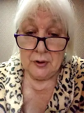 Snapshot of Alexia64231 chatting on November 2025 01:42:01 AM Alexia64231 online show from November 2025 01:42:01 AM