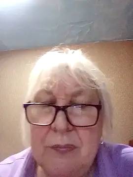 Snapshot of Alexia64231 chatting on December 2025 03:33:01 AM Alexia64231 online show from December 2025 03:33:01 AM