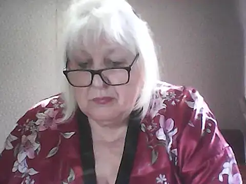 Alexia64231 online show from April 2026 12:20:01 PM