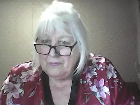 Alexia64231 online show from April 2026 01:02:02 PM