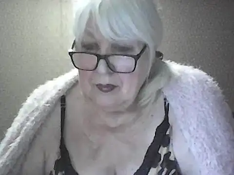 Alexia64231 online show from April 2026 02:48:02 PM