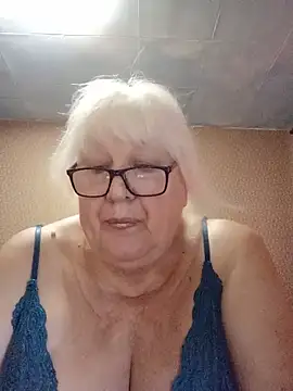 Snapshot of Alexia64231 chatting on July 2026 11:28:01 AM Alexia64231 online show from July 2026 11:28:01 AM