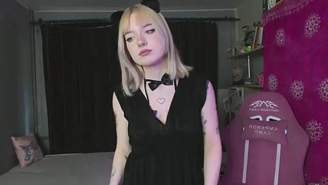 godlikegirlyy online show from September 2025 01:16:02 PM