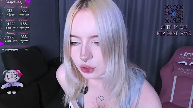 godlikegirlyy online show from March 2026 03:05:02 PM