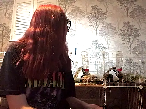 Snapshot of ivysplayhouse chatting on September 2025 11:43:01 AM ivysplayhouse online show from September 2025 11:43:01 AM