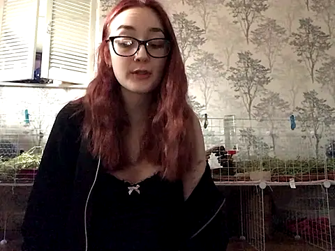 Snapshot of ivysplayhouse chatting on October 2025 10:10:02 AM ivysplayhouse online show from October 2025 10:10:02 AM