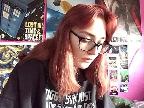 Snapshot of ivysplayhouse chatting on October 2025 12:58:01 PM ivysplayhouse online show from October 2025 12:58:01 PM