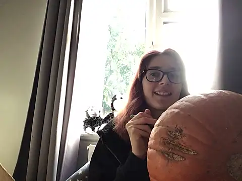 Snapshot of ivysplayhouse chatting on October 2025 01:24:02 PM ivysplayhouse online show from October 2025 01:24:02 PM