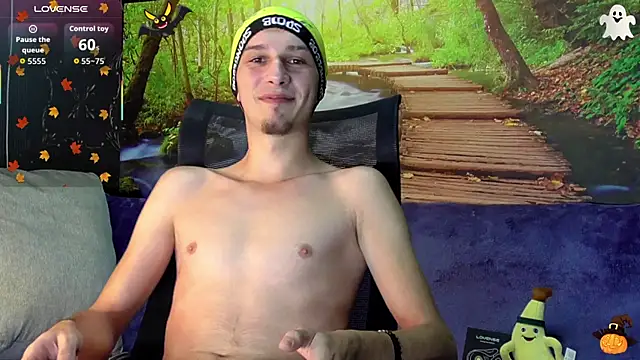 Snapshot of AxelMassimo chatting on October 2025 03:52:02 AM AxelMassimo online show from October 2025 03:52:02 AM