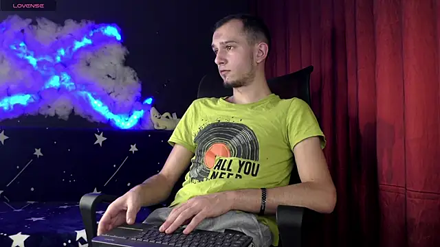 Snapshot of AxelMassimo chatting on December 2025 04:00:02 AM AxelMassimo online show from December 2025 04:00:02 AM