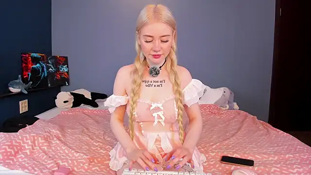 Lillie Berry online show from June 2026 05:21:02 AM
