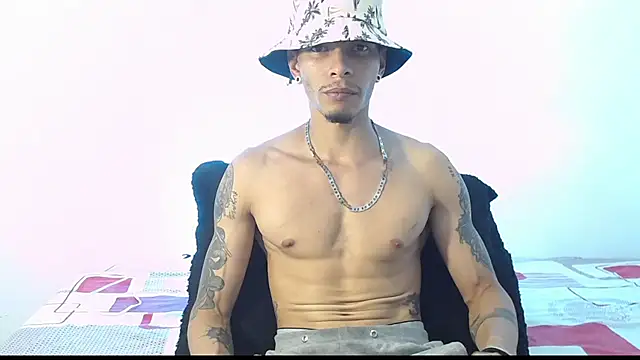 Snapshot of Daniel_laverde chatting on October 2025 07:55:01 PM Daniel laverde online show from October 2025 07:55:01 PM