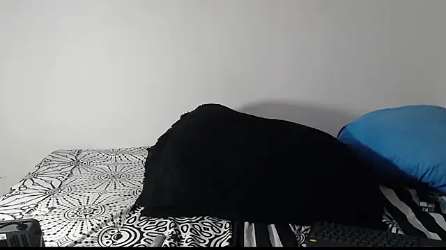 Snapshot of Daniel_laverde chatting on October 2025 08:42:01 PM Daniel laverde online show from October 2025 08:42:01 PM