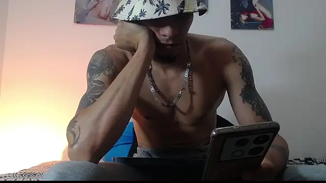 Snapshot of Daniel_laverde chatting on October 2025 03:12:02 AM Daniel laverde online show from October 2025 03:12:02 AM