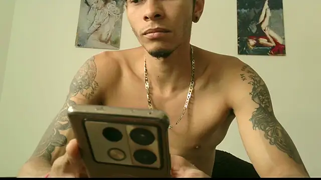 Snapshot of Daniel_laverde chatting on November 2025 02:16:02 PM Daniel laverde online show from November 2025 02:16:02 PM