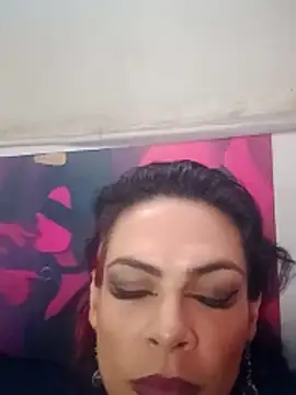 Snapshot of Veronnaink chatting on October 2025 07:49:01 PM Veronnaink online show from October 2025 07:49:01 PM