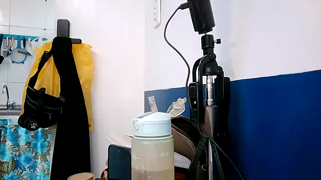 Snapshot of Veronnaink chatting on February 2026 12:04:01 PM Veronnaink online show from February 2026 12:04:01 PM