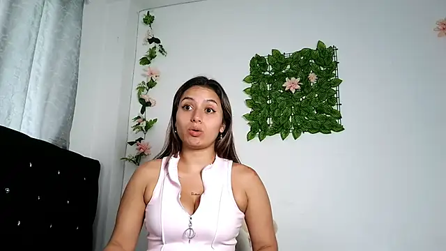 Snapshot of abella-lemus chatting on February 2026 03:01:01 PM abella-lemus online show from February 2026 03:01:01 PM