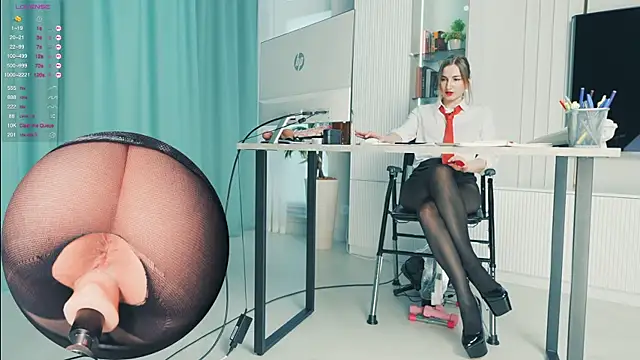 milahouston online show from November 2025 07:19:02 AM