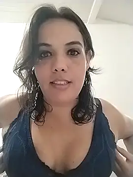 Bellapotencia1985 online show from October 2025 09:52:01 AM