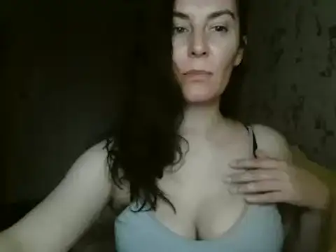 Snapshot of KatalinaQE chatting on September 2025 04:45:02 AM KatalinaQE online show from September 2025 04:45:02 AM